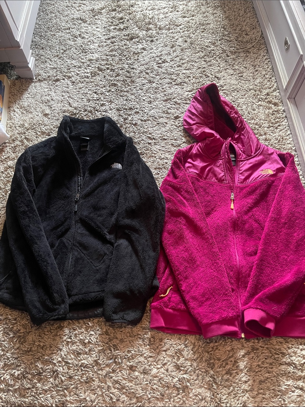 2 NORTH FACE SWEATERS SIZE LARGE WOMENS